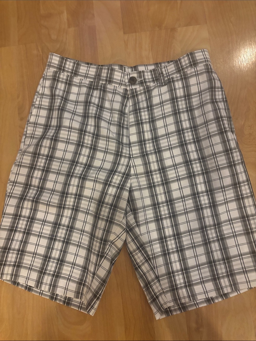 Haggar White and Gray Plaid Flat-Front Shorts